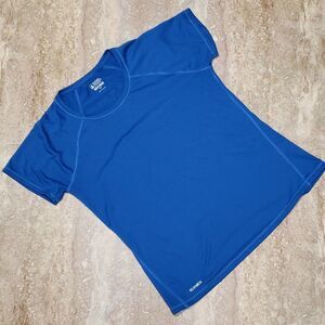 EASTERN MOUNTAIN SPORTS WOMENS ATHLETIC TEE SIZE MEDIUM